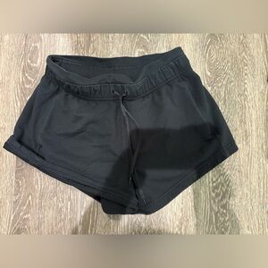 lululemon athletica Black Women Shorts Size 6